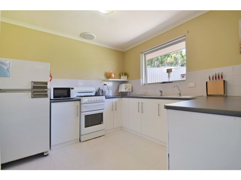 11 Scarvell Avenue, Trott Park SA 5158