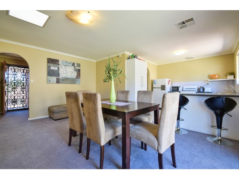 11 Scarvell Avenue, Trott Park SA 5158