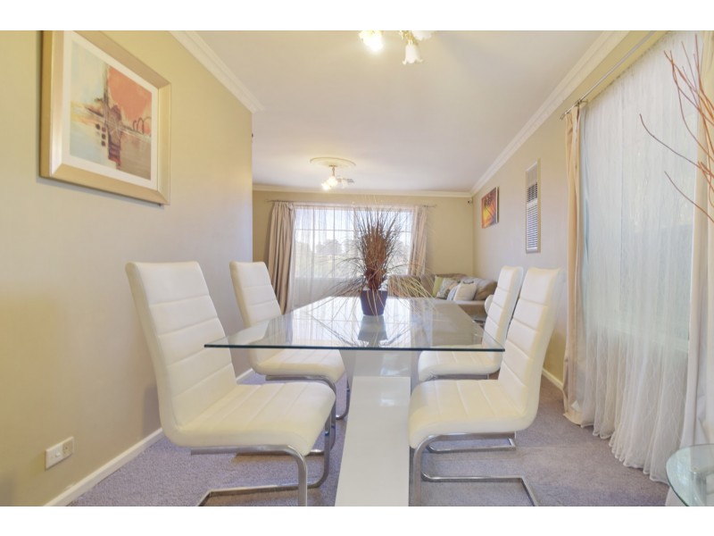 11 Scarvell Avenue, Trott Park SA 5158