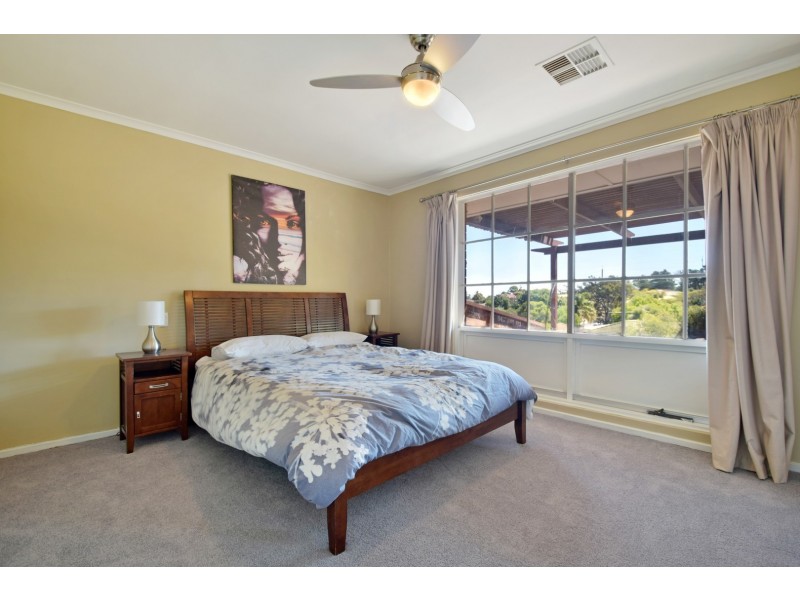 11 Scarvell Avenue, Trott Park SA 5158