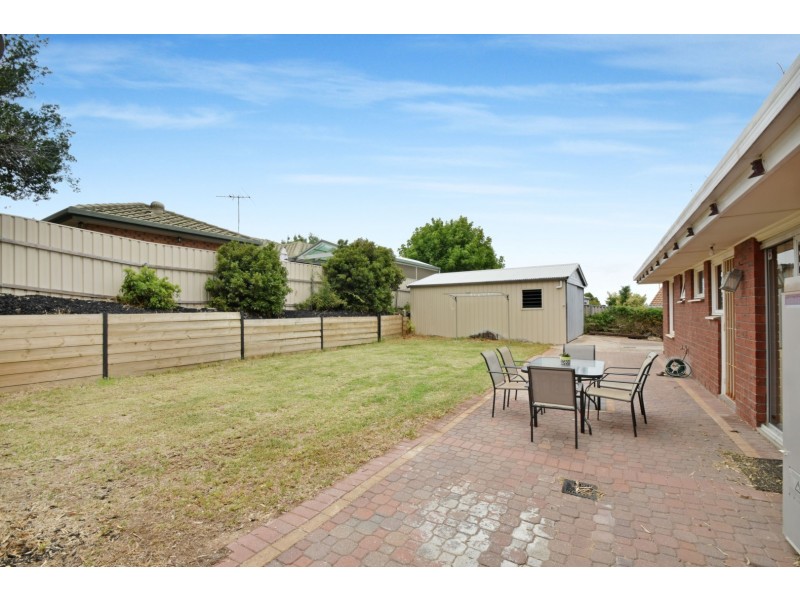 11 Scarvell Avenue, Trott Park SA 5158