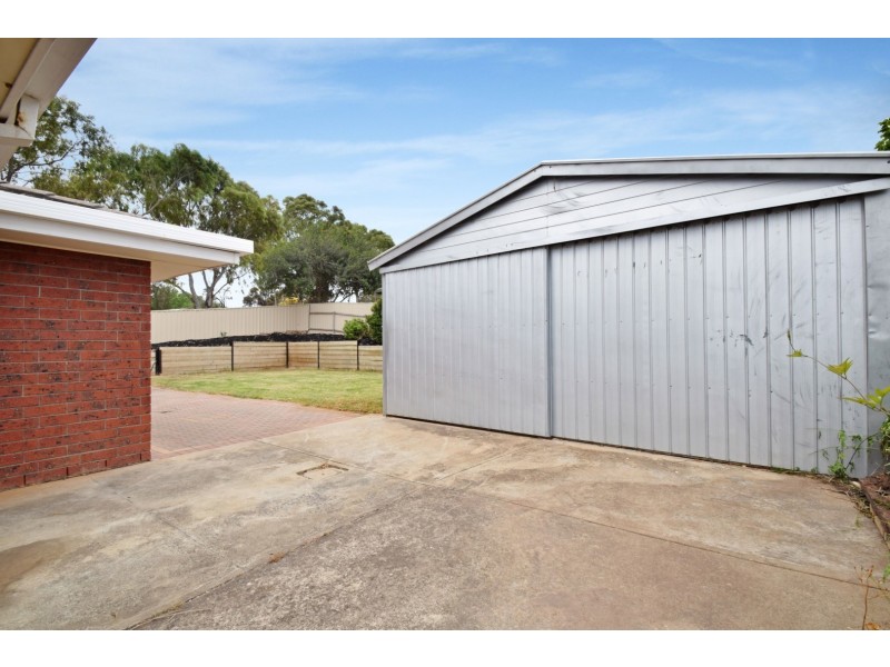 11 Scarvell Avenue, Trott Park SA 5158