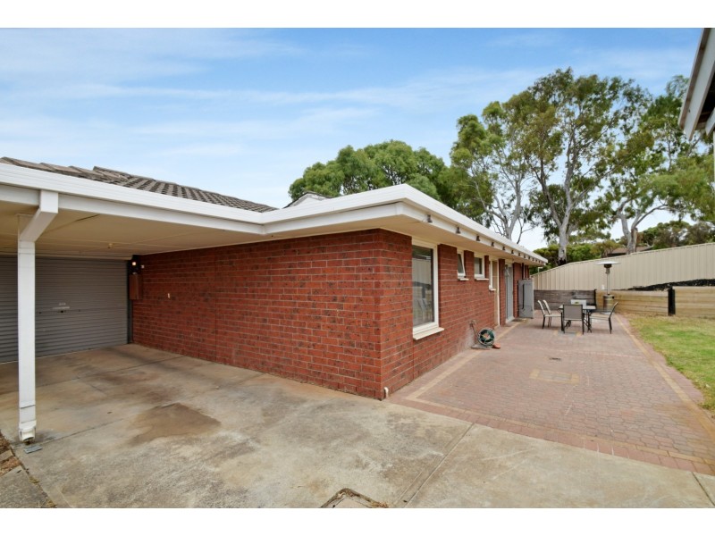 11 Scarvell Avenue, Trott Park SA 5158