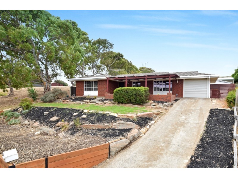11 Scarvell Avenue, Trott Park SA 5158
