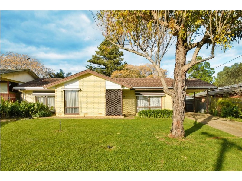 8 Mallett Avenue, Morphett Vale SA 5162