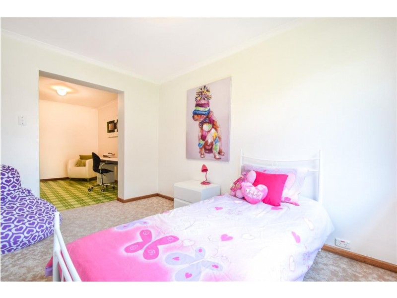 8 Mallett Avenue, Morphett Vale SA 5162