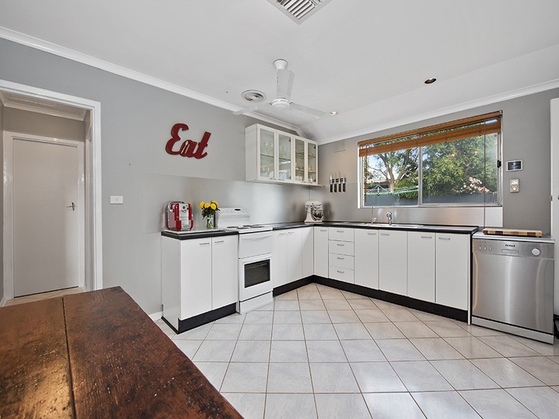 6 Kimberly Way, Happy Valley SA 5159