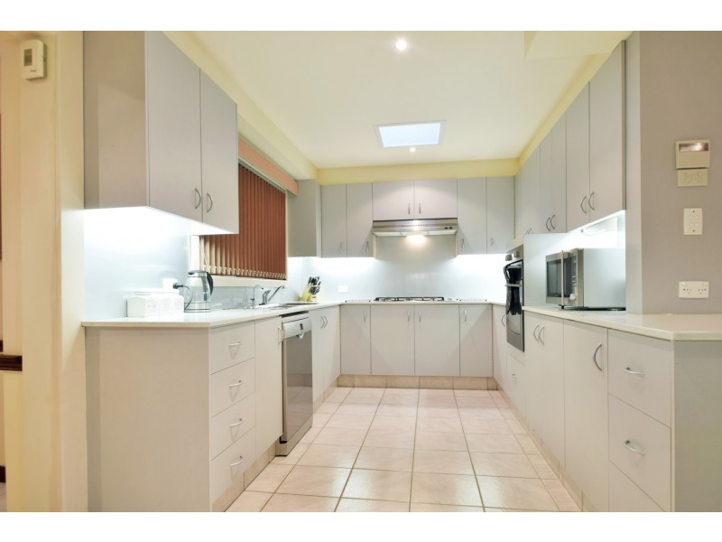 22 Flinders Crescent, Hackham SA 5163