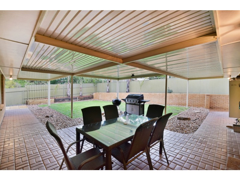 22 Flinders Crescent, Hackham SA 5163