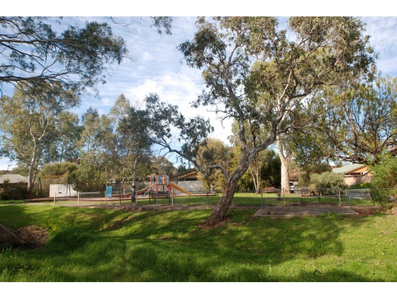 57 Southbound Ave, Aberfoyle Park SA 5159