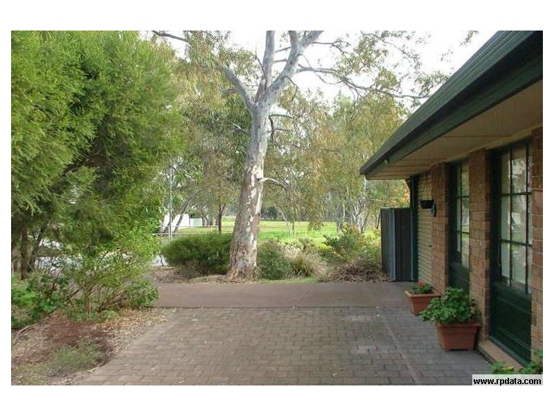 57 Southbound Ave, Aberfoyle Park SA 5159