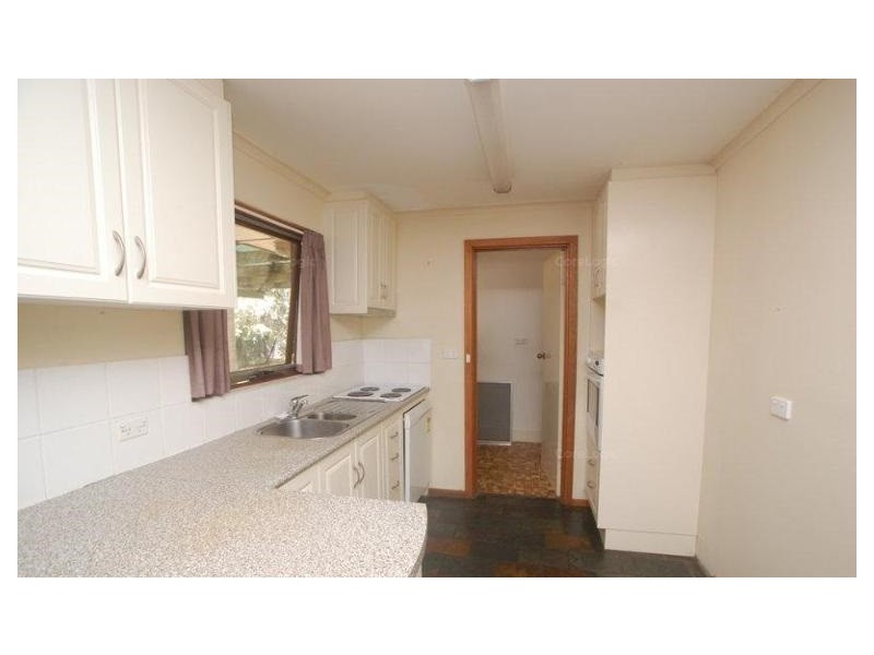 2 Charles Court, Aberfoyle Park SA 5159