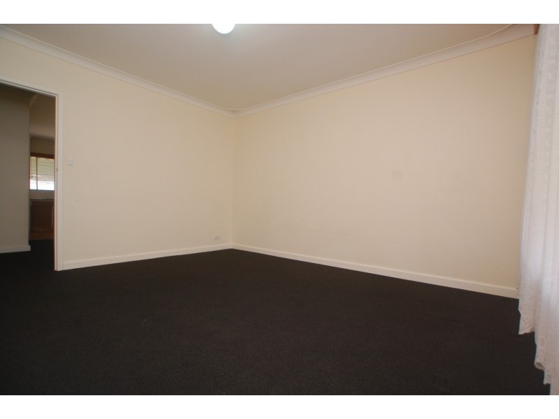 8 Bakara Avenue, Park Holme SA 5043