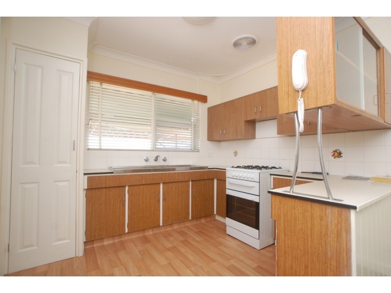 8 Bakara Avenue, Park Holme SA 5043