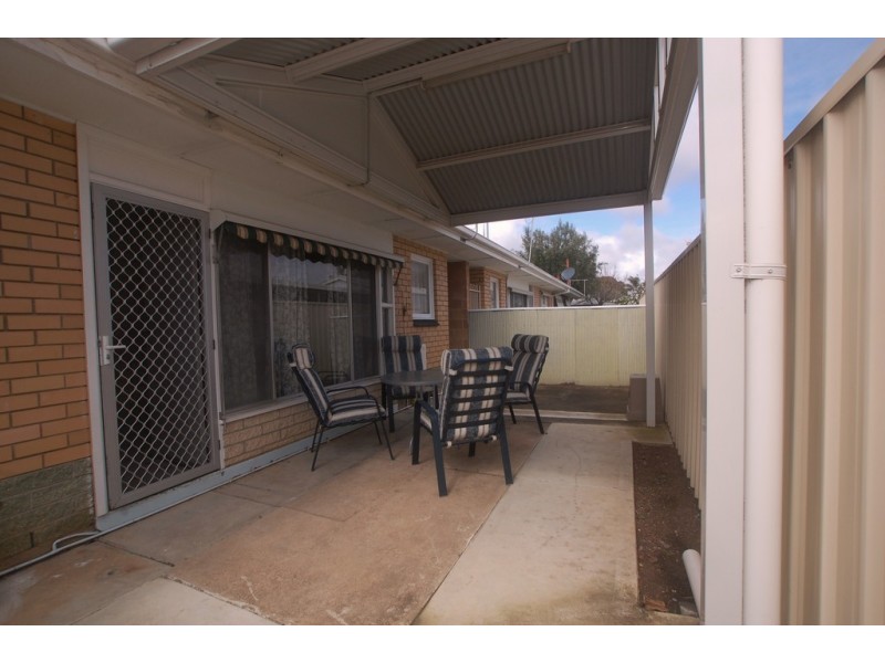 8 Bakara Avenue, Park Holme SA 5043