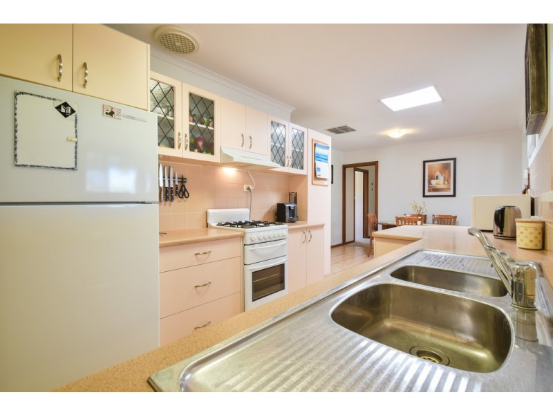 6 Heather Road, Happy Valley SA 5159