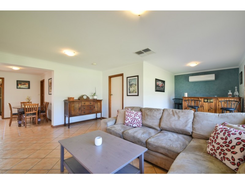 6 Heather Road, Happy Valley SA 5159