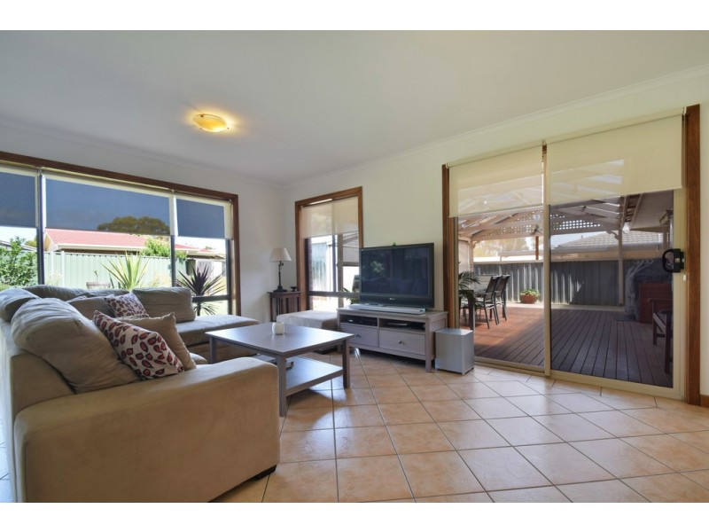 6 Heather Road, Happy Valley SA 5159