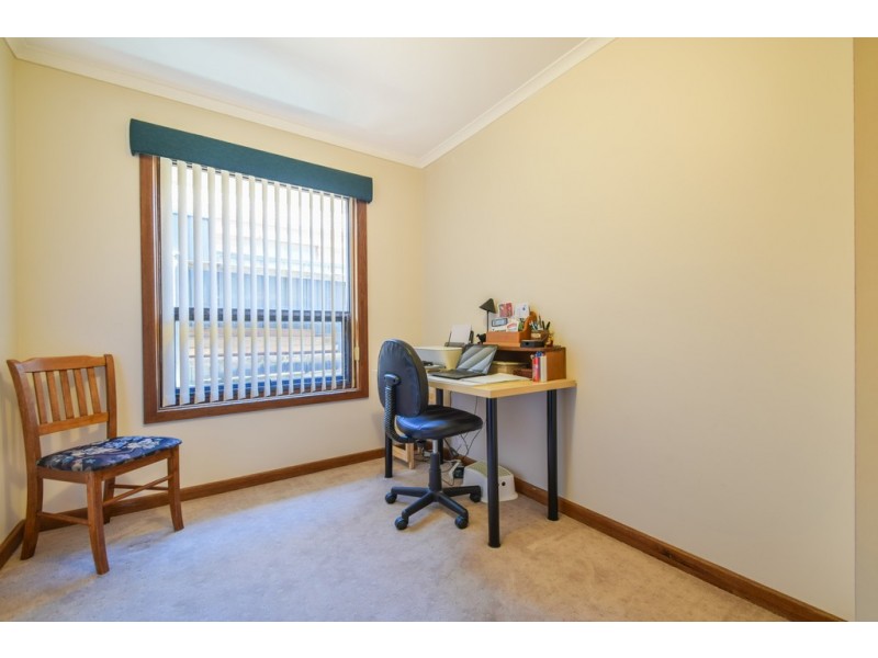 6 Heather Road, Happy Valley SA 5159