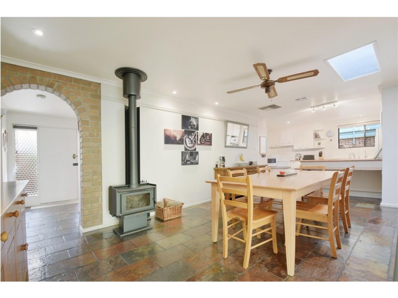 18 Tania Drive, Aberfoyle Park SA 5159