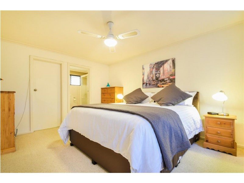 18 Tania Drive, Aberfoyle Park SA 5159