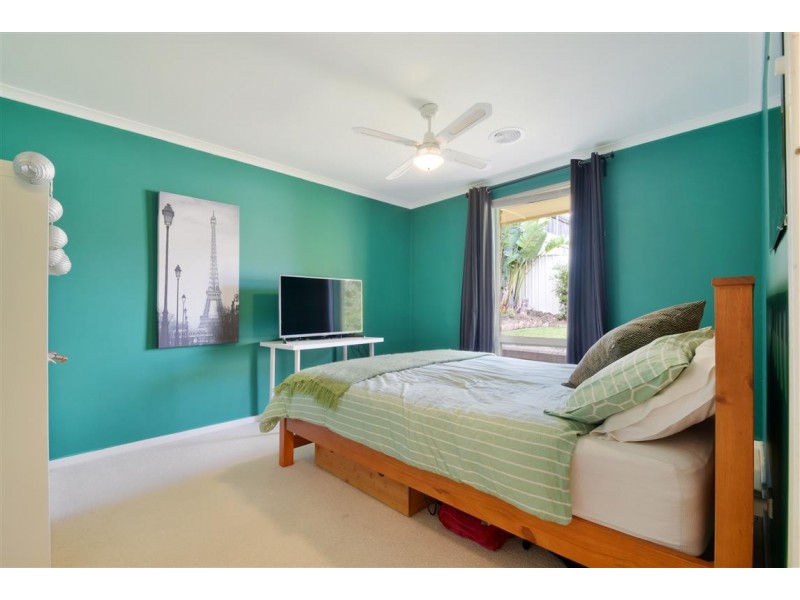 18 Tania Drive, Aberfoyle Park SA 5159