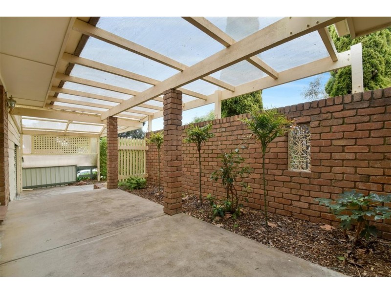 18 Tania Drive, Aberfoyle Park SA 5159