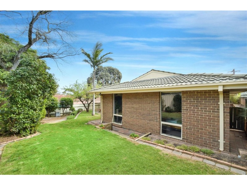 18 Tania Drive, Aberfoyle Park SA 5159