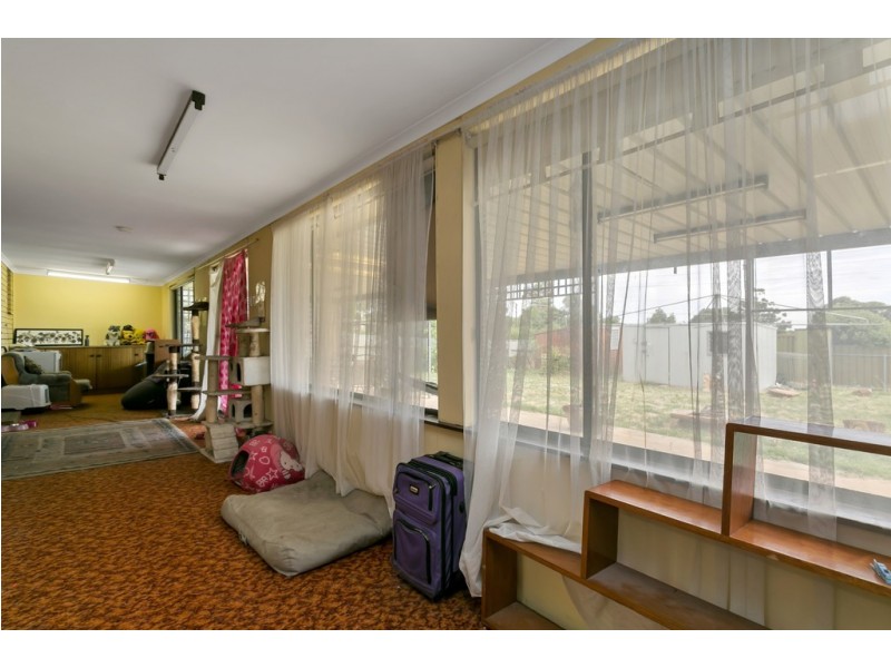33 Graham Avenue, Hackham SA 5163