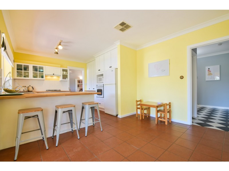 15 Shannon Crescent, Coromandel Valley SA 5051