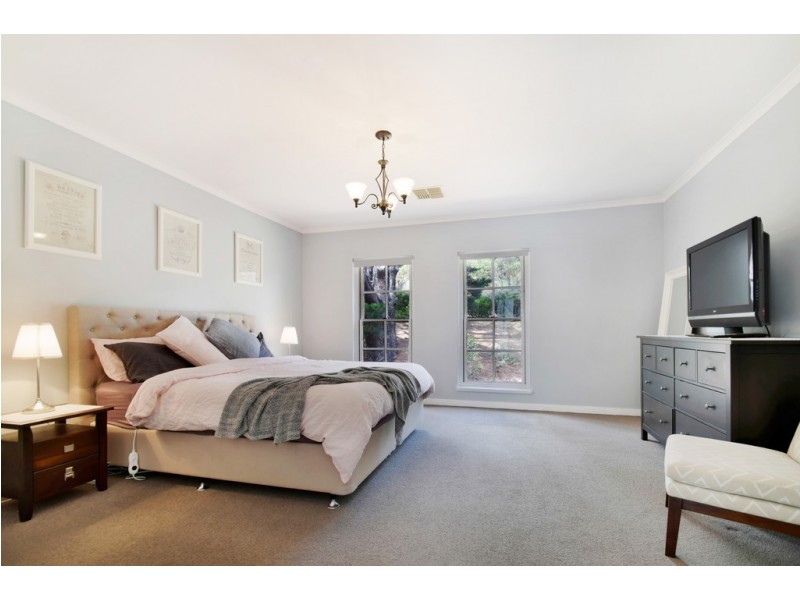 15 Shannon Crescent, Coromandel Valley SA 5051