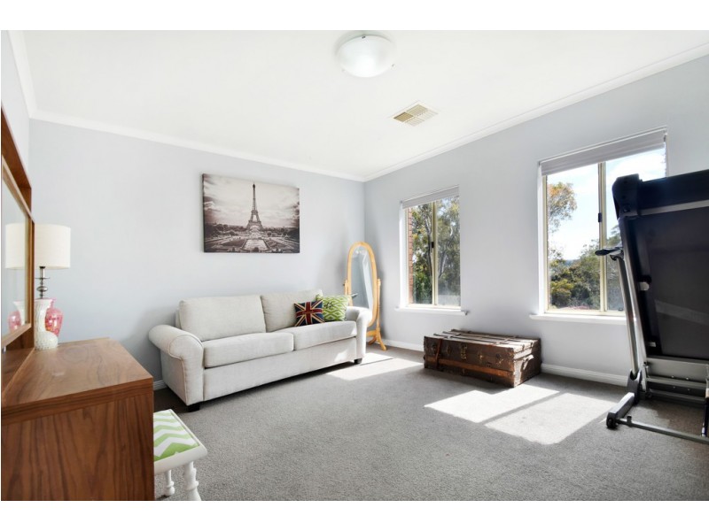 15 Shannon Crescent, Coromandel Valley SA 5051