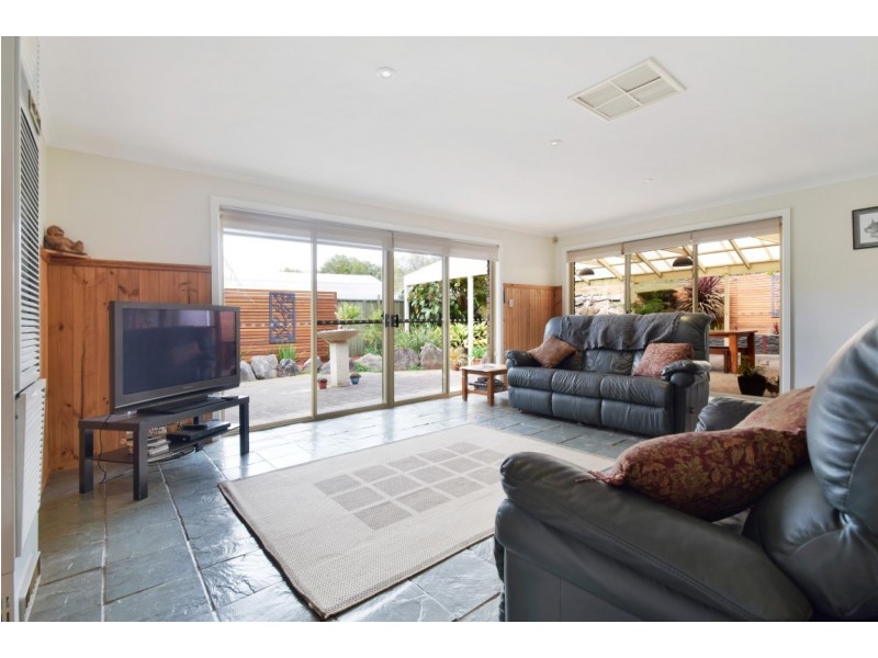 7 Delamere Avenue, Woodcroft SA 5162