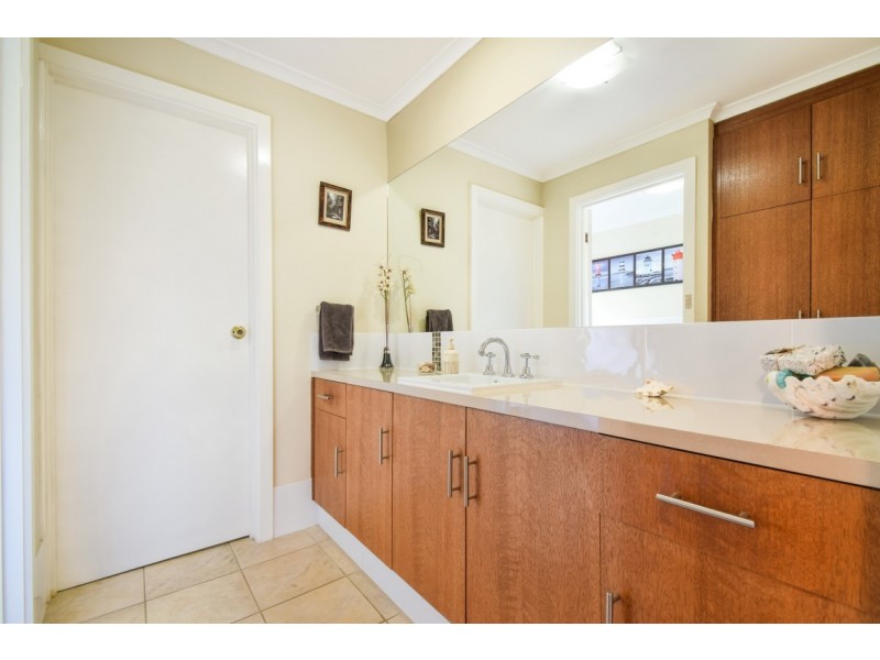 7 Delamere Avenue, Woodcroft SA 5162
