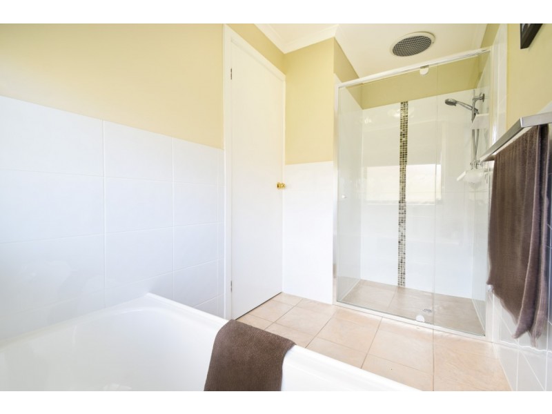 7 Delamere Avenue, Woodcroft SA 5162