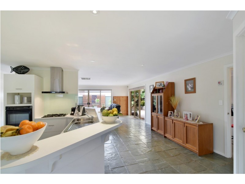 7 Delamere Avenue, Woodcroft SA 5162