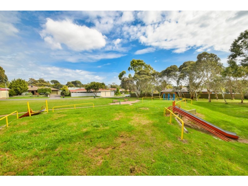 7 Delamere Avenue, Woodcroft SA 5162
