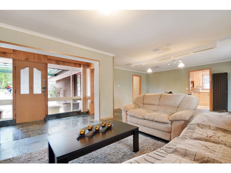 6 Stanbury Avenue, Happy Valley SA 5159