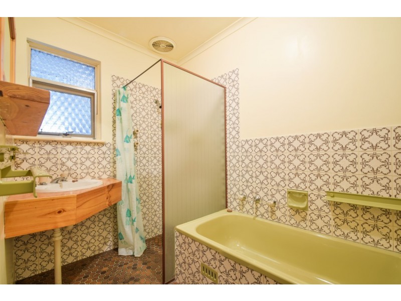 6 Stanbury Avenue, Happy Valley SA 5159