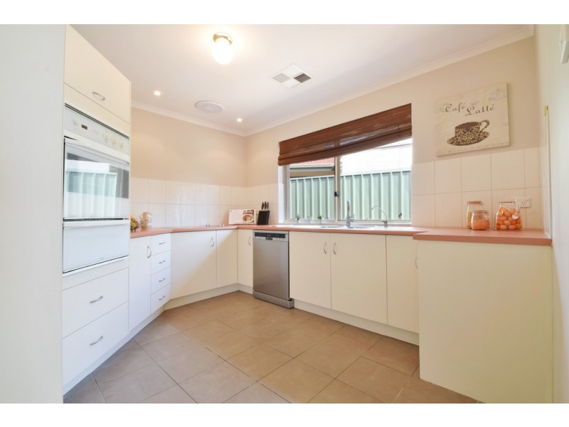 12 Kentwood Road, Morphett Vale SA 5162
