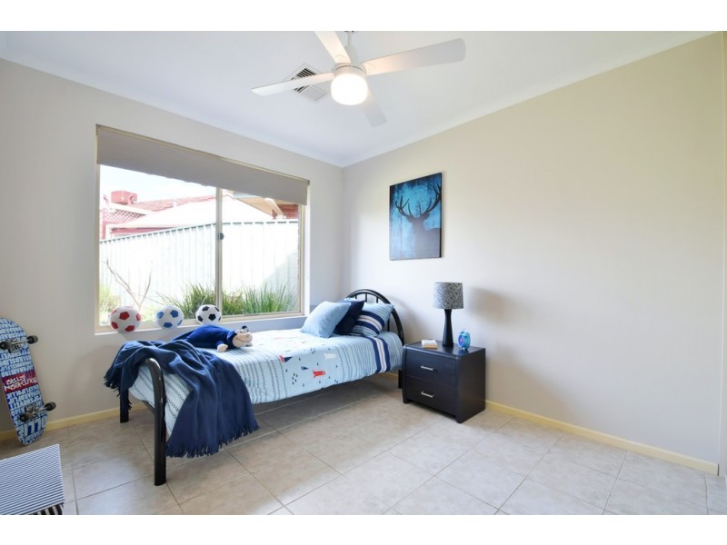 12 Kentwood Road, Morphett Vale SA 5162