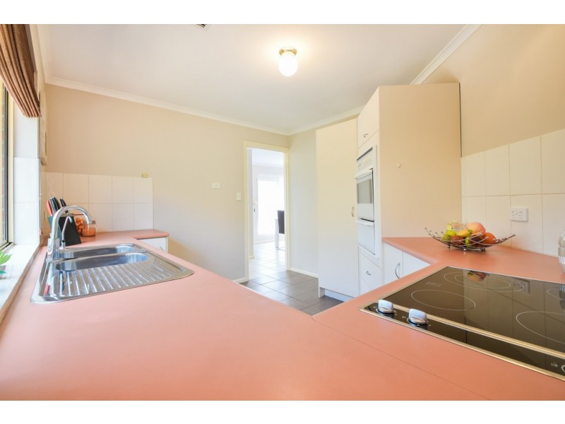 12 Kentwood Road, Morphett Vale SA 5162