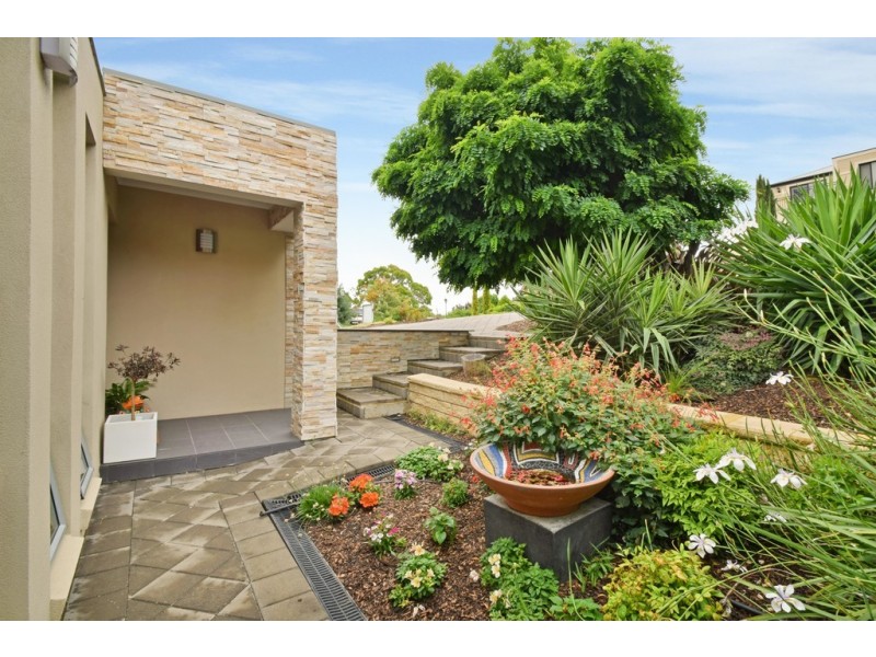 37 Coachwood Drive, Aberfoyle Park SA 5159