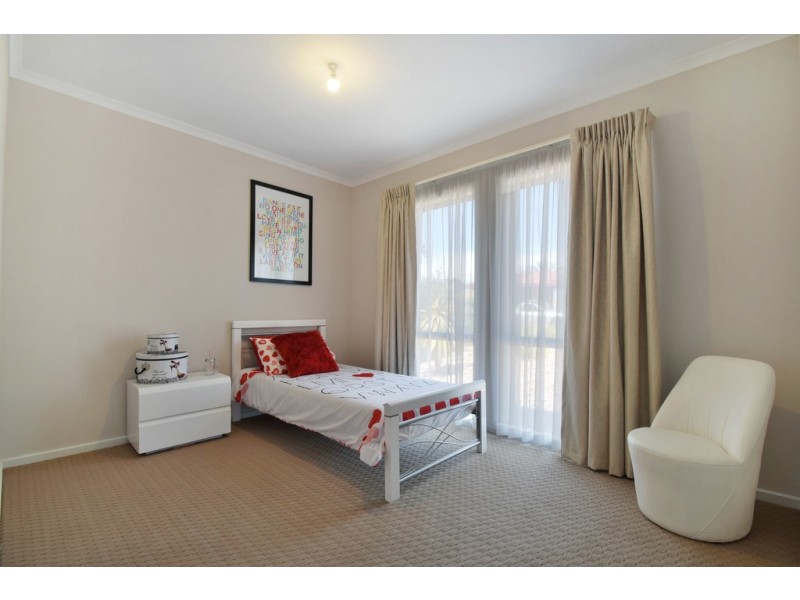 13 Keirana Avenue, Port Noarlunga SA 5167