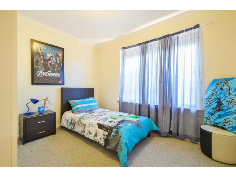 17 Radcliffe Grove, Christie Downs SA 5164