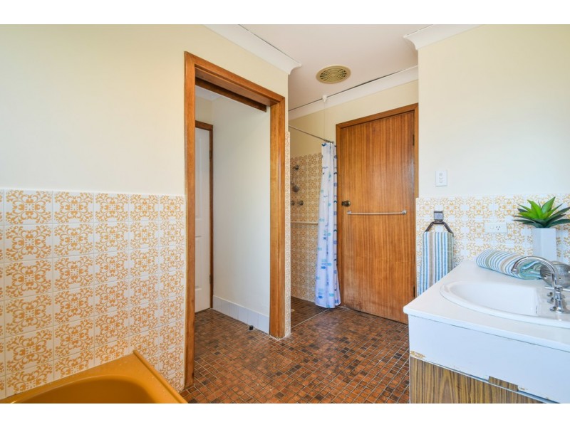 17 Radcliffe Grove, Christie Downs SA 5164