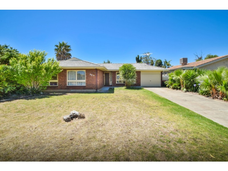 17 Radcliffe Grove, Christie Downs SA 5164