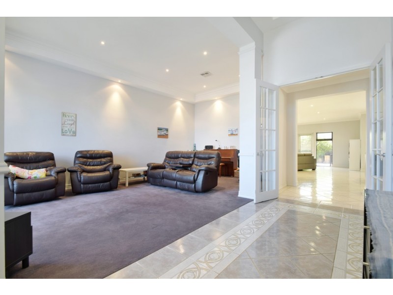 4 Warriparinga Avenue, Craigburn Farm SA 5051