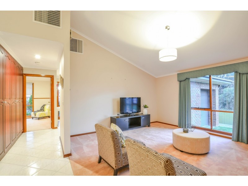 2 Bentley Court, Happy Valley SA 5159