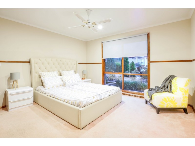 2 Bentley Court, Happy Valley SA 5159